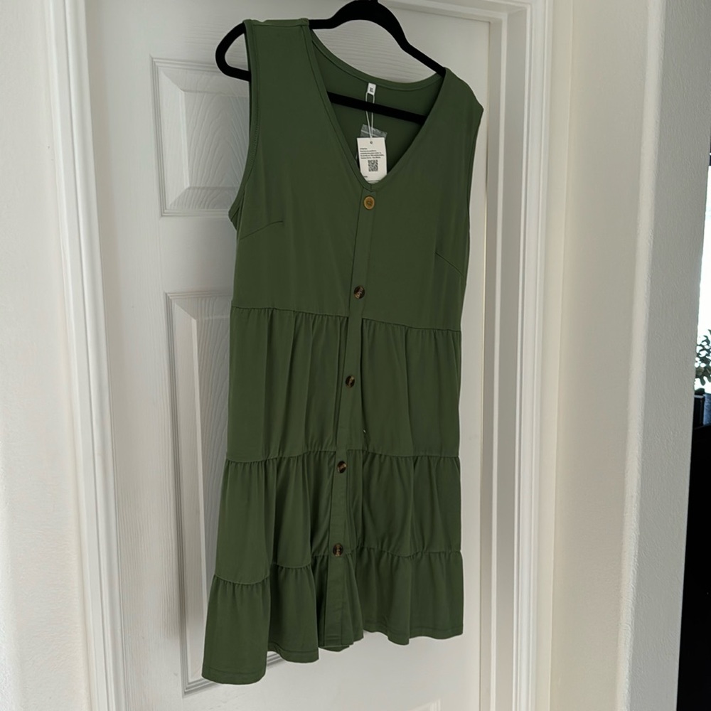 Super comfy khaki green dress with pockets. New, never worn.
